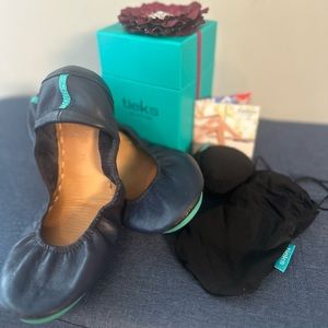 Tieks - California Navy, size 10.